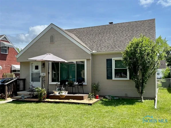 807 Sandralee Dr, Toledo, OH 43612