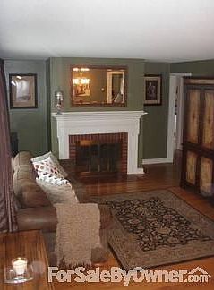 Living Room
						:
						Hardwood floors with fireplace