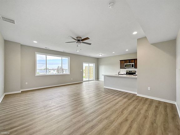 34C77F6C-5F7A-4C0D-80D2-5461D84AC747