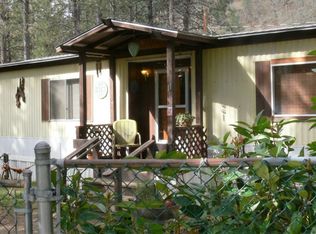 11 Salmon Dr, Lewiston, CA 96052