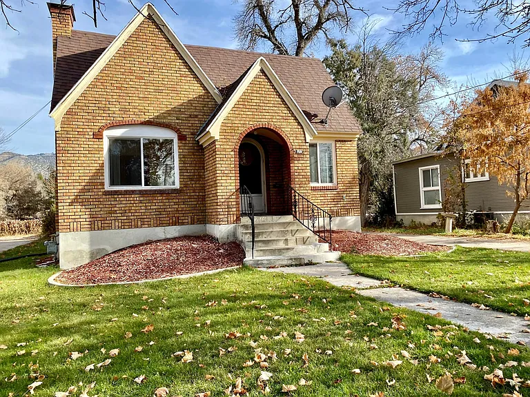 158 S 400 E #UPSTAIRS — Photo 1