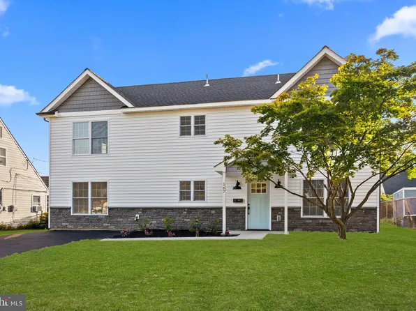 167 Goldenridge Dr, Levittown, PA 19057
