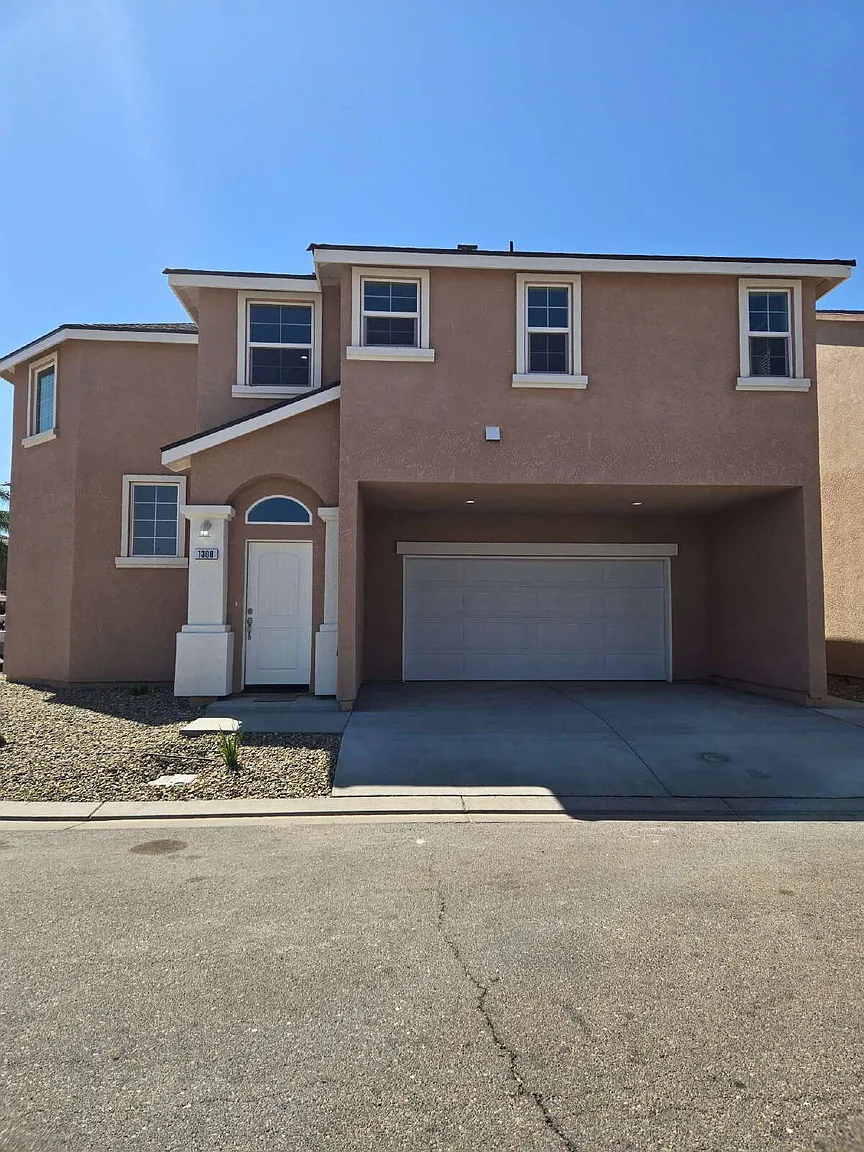 1308 Hermosa Dr photo 1