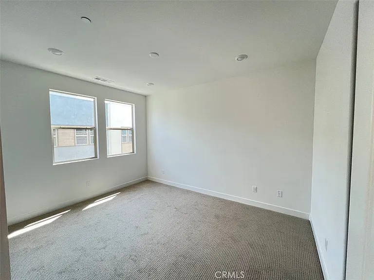 435 Mullberry Pl — Photo 32