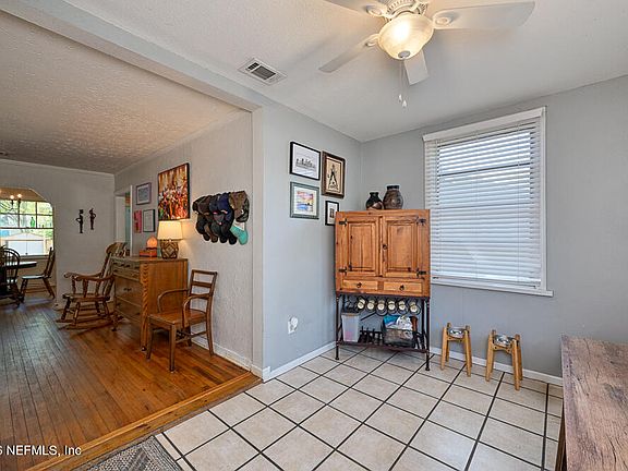 3rd image of 4824 SAPPHO Avenue