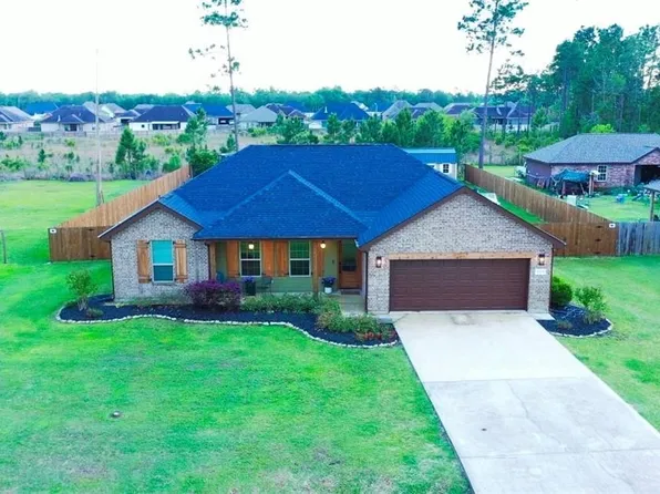 1525 Clark Ct, Lake Charles, LA 70611