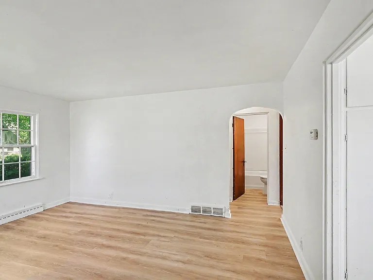 114 Eastlawn Dr — Photo 7