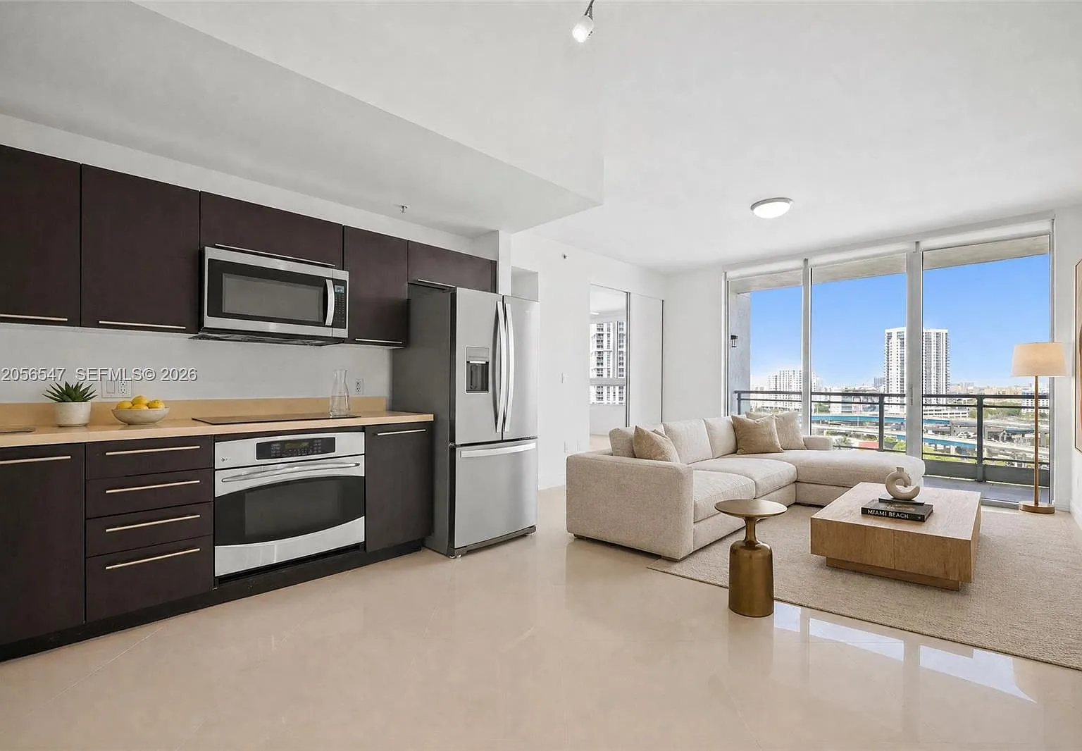 Ivy Condo — Photo 2