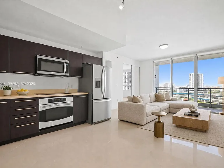 90 SW 3rd St #1608 — Photo 2