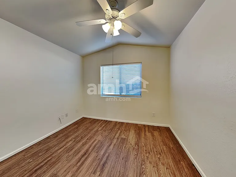 4021 S 55th Dr — Photo 16