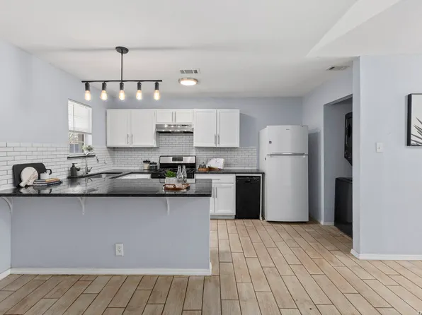 320 Sharer, San Antonio, TX 78208