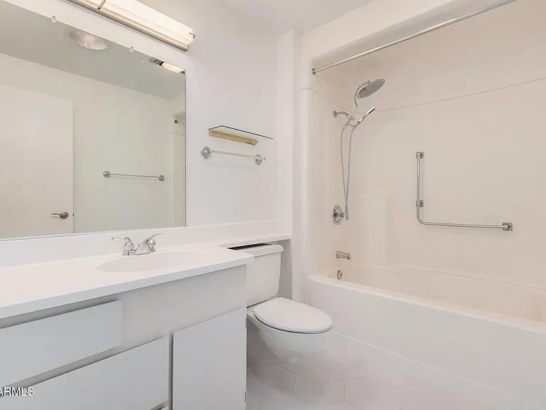 10641 W Boswell Blvd — Photo 5