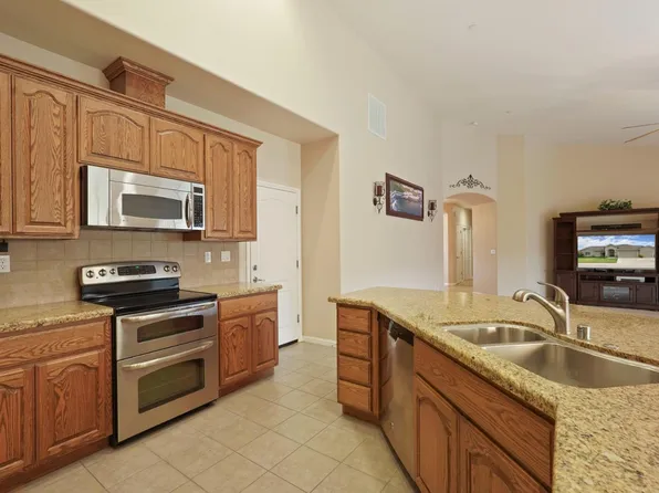 954 Stampede Trl, Galt, CA 95632