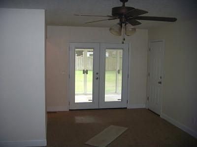 3rd image of 219 Carper Ln