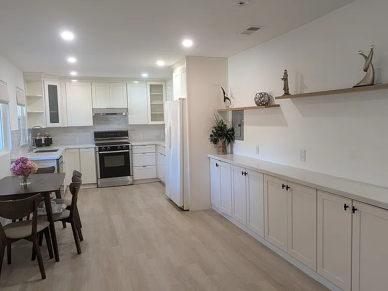 22434 Salem Ave #B — Photo 9