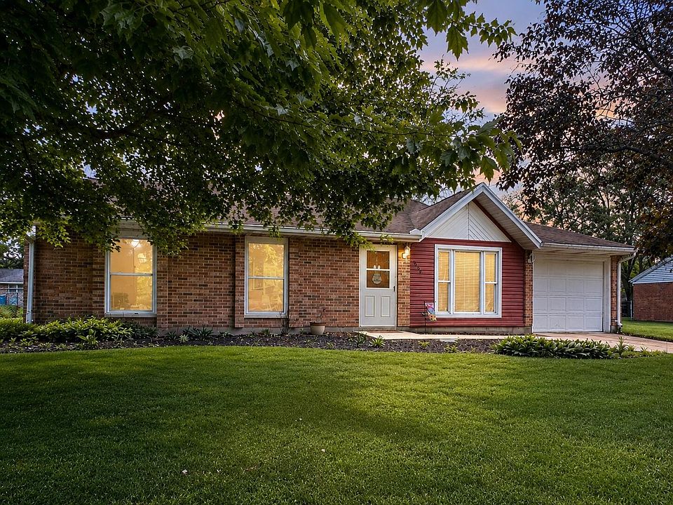 1st image of 809 Canterbury Dr