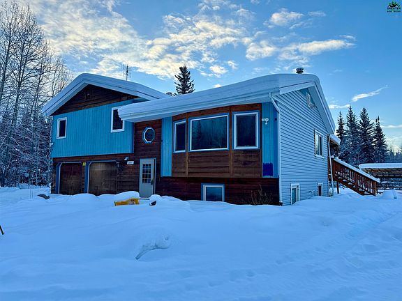 2nd image of 3691 Lyle Ave