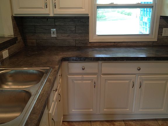 4th image of 213 E 110th St