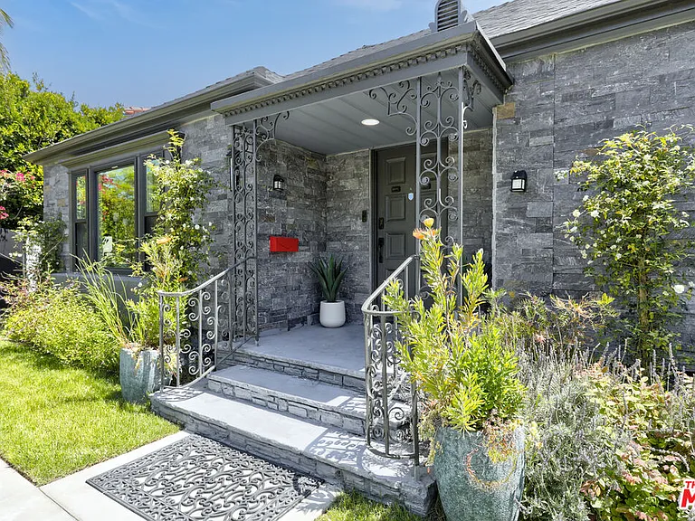 344 S Camden Dr — Photo 30