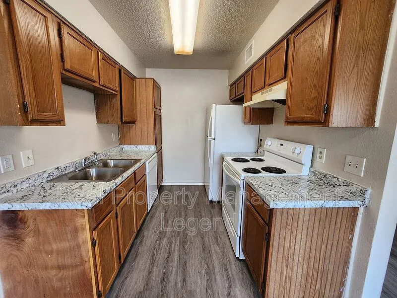 2 bed, 2.0 bath, 1064 sqft, $1,200 — Photo 4
