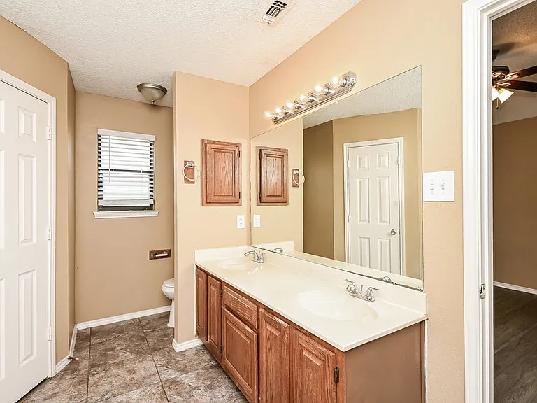 829 Minuteman Dr — Photo 12
