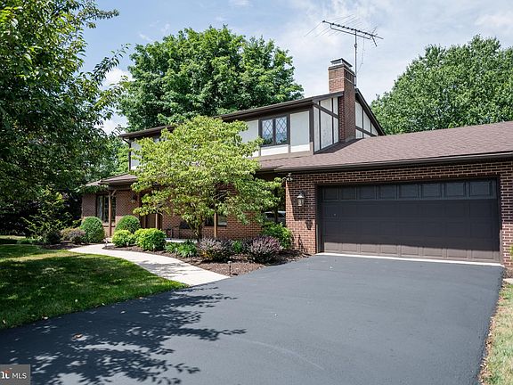 2nd image of 13914 Tropicana Dr