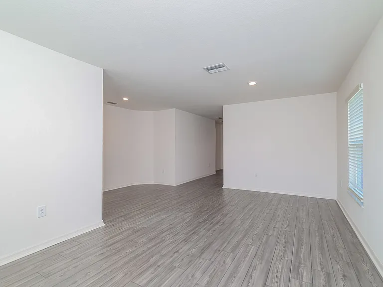 313 Kensington View Dr — Photo 4