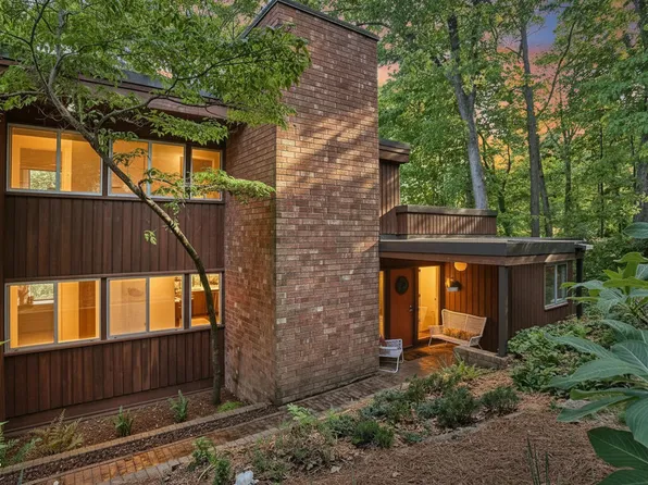 216 Glenhill Ln, Chapel Hill, NC 27514