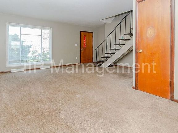 4th image of 1300 E 276th St APT B