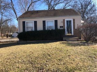 10200 Saint Arthur Ln, Saint Ann, MO 63074