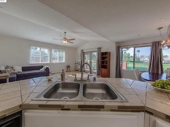 2422 Pinehurst Ct, Discovery Bay, CA 94505