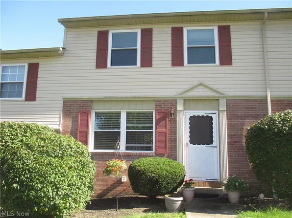 295 Carriage Ln, Canfield, OH 44406