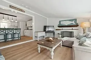 3 Riverside Dr — Photo 16