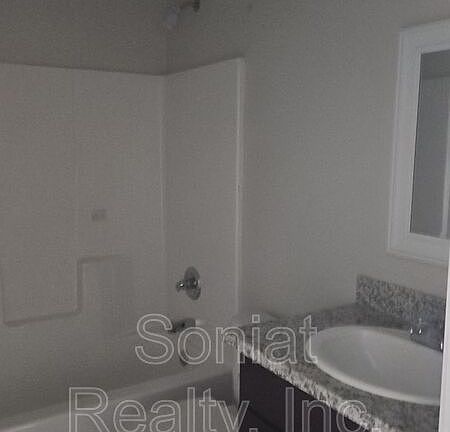 4th image of 9431 Colapissa St Unit B