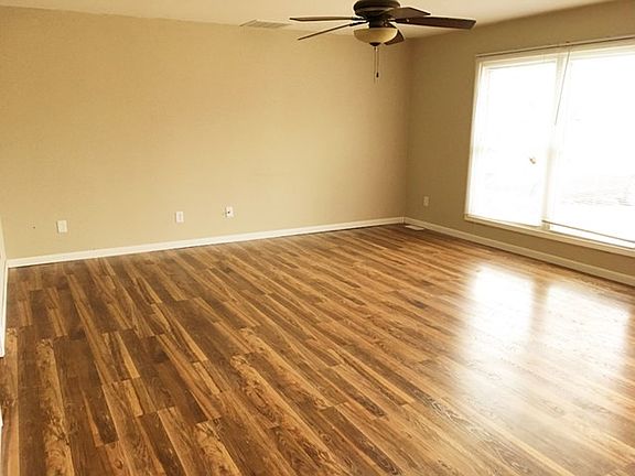 3rd image of 2520 Middleground Dr