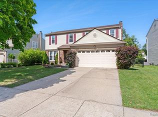 525 Worthington Rd, Canton, MI 48188