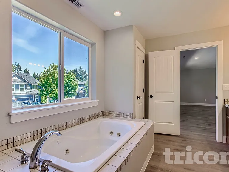 15805 NE 79th St — Photo 8