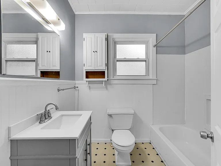 261 W Main St #1 — Photo 2