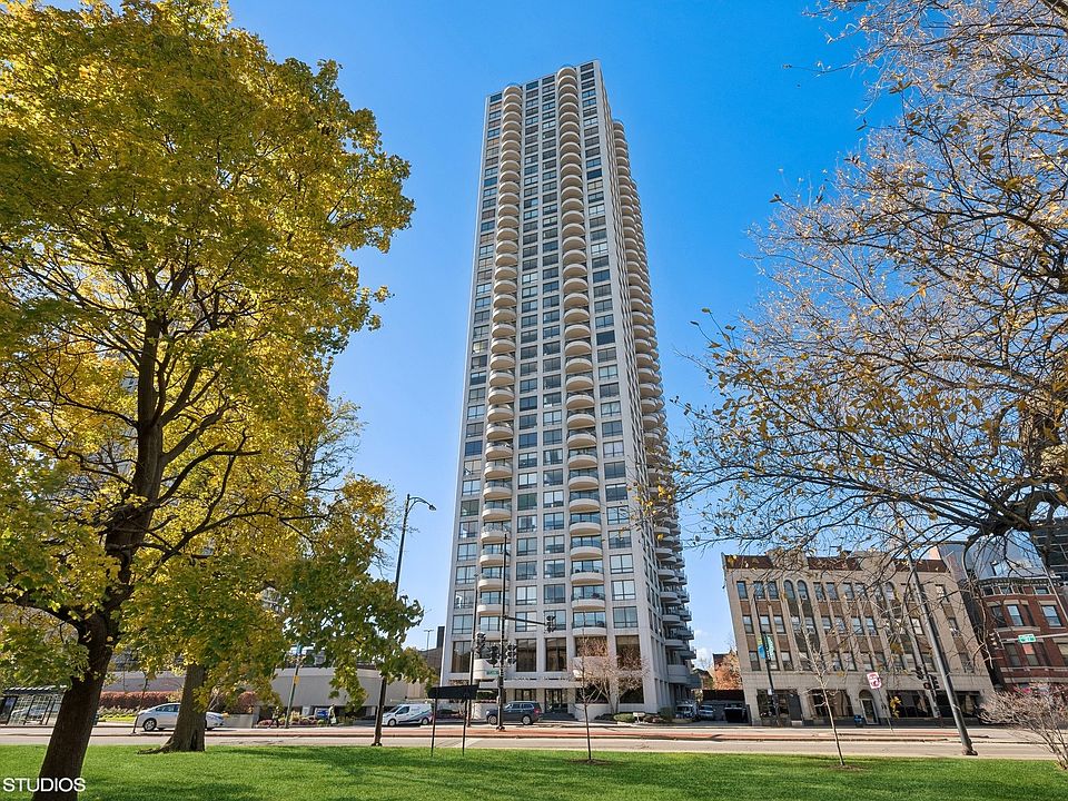 2020 N Lincoln Park West