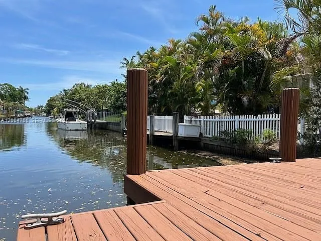 5881 SW 15th St — Photo 3