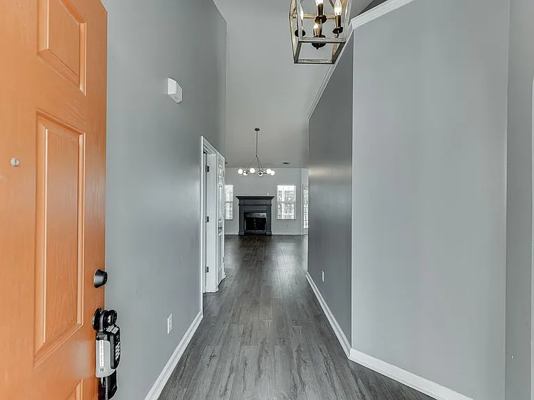 2464 Laurelfield Dr — Photo 3
