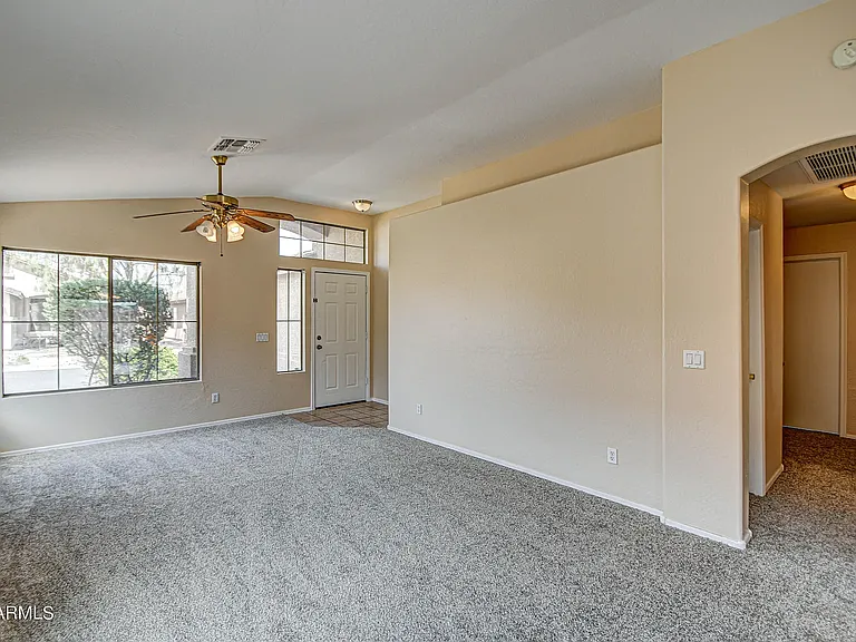 31111 N Claridge Cir — Photo 18