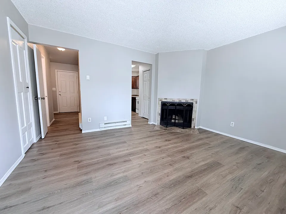 571 Winnie Way