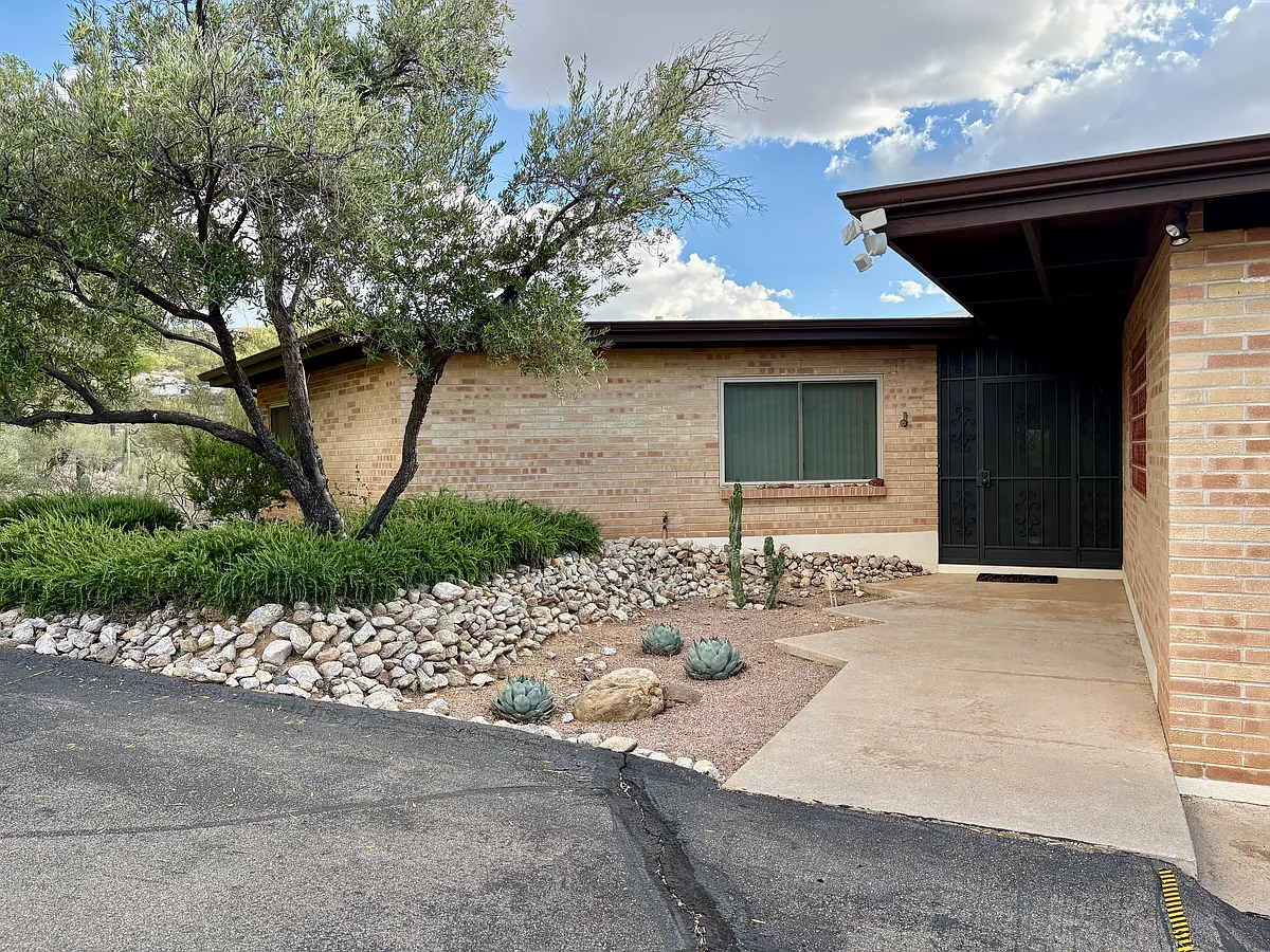 Building Photo - 540 E Monaco Pl