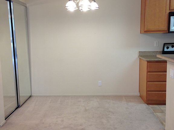 4th image of 2759 Somerset Park Cir