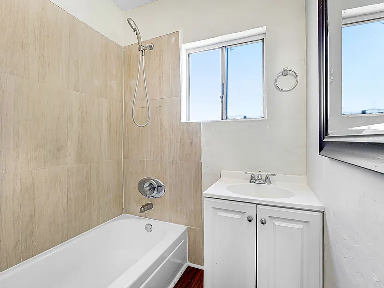 11145 Central Ave — Photo 12