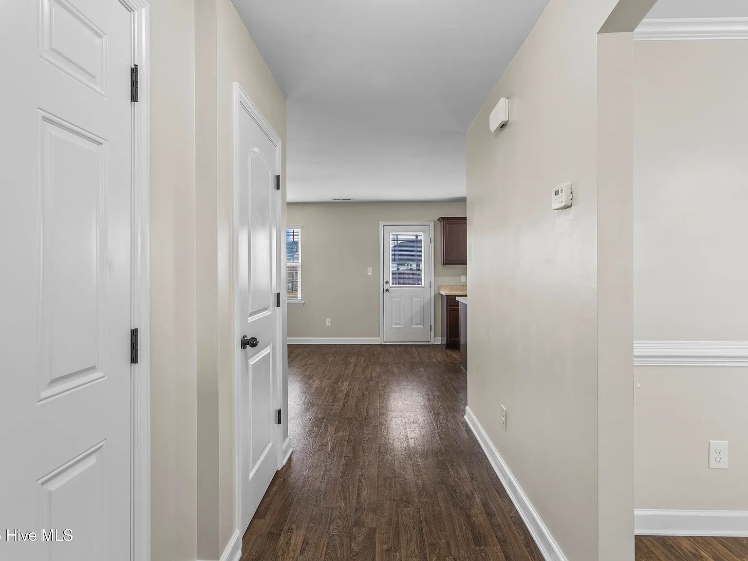 3 bed, 2.5 bath, $1,800 — Photo 4