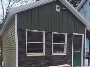 5 Park Rd E, Castile, NY 14427