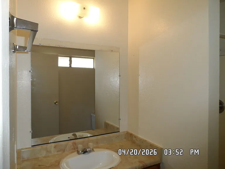 16552 Vine St — Photo 34
