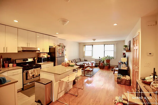 Rented by Grand & Co. | media 9